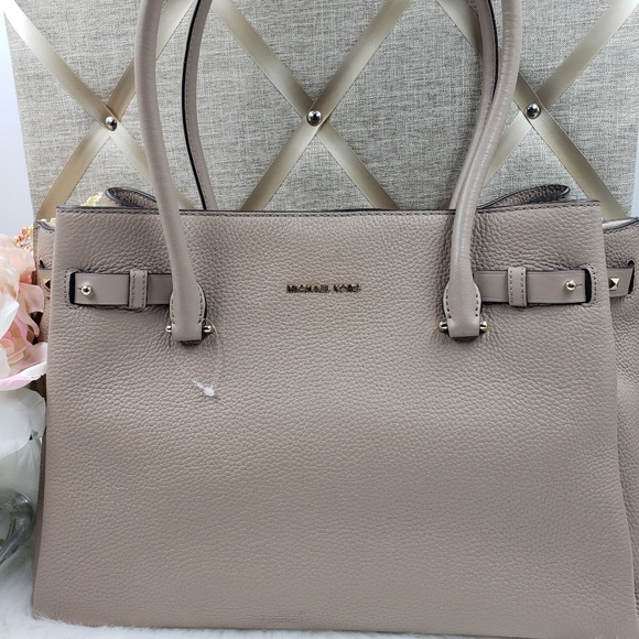Michael Kors Handbags - ⬇️💖⚡Flash Sale⚡ Michael Kors Addison Tote